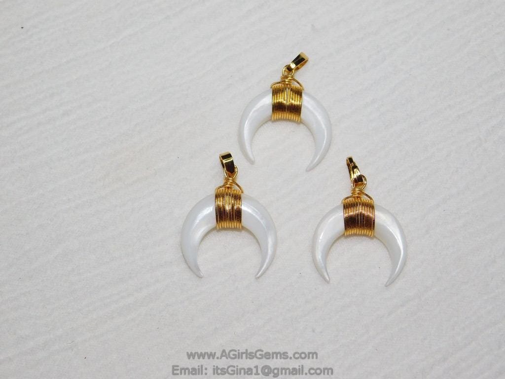 Small Double Horn Pendant, White Mini Natural Shell Crescent Moon Charms, 20 mm Gold Wire Horn Boho Pendant DIY Jewelry B36