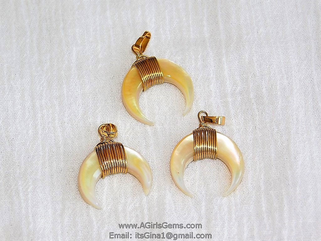 Crescent Moon Charms, Soft Yellow Natural Shell Mini Double Horn Charms #940, 20 mm Gold Wire Horn Boho Pendant DIY Jewelry