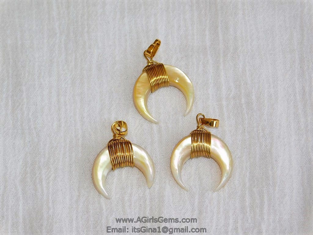 Crescent Moon Charms, Soft Yellow Natural Shell Mini Double Horn Charms #940, 20 mm Gold Wire Horn Boho Pendant DIY Jewelry
