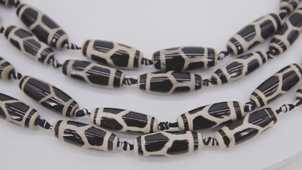 Tibetan DZI Tube Agate Beads, Long Oval Black and Creamy White Beads BS #76, Turtle Pattern